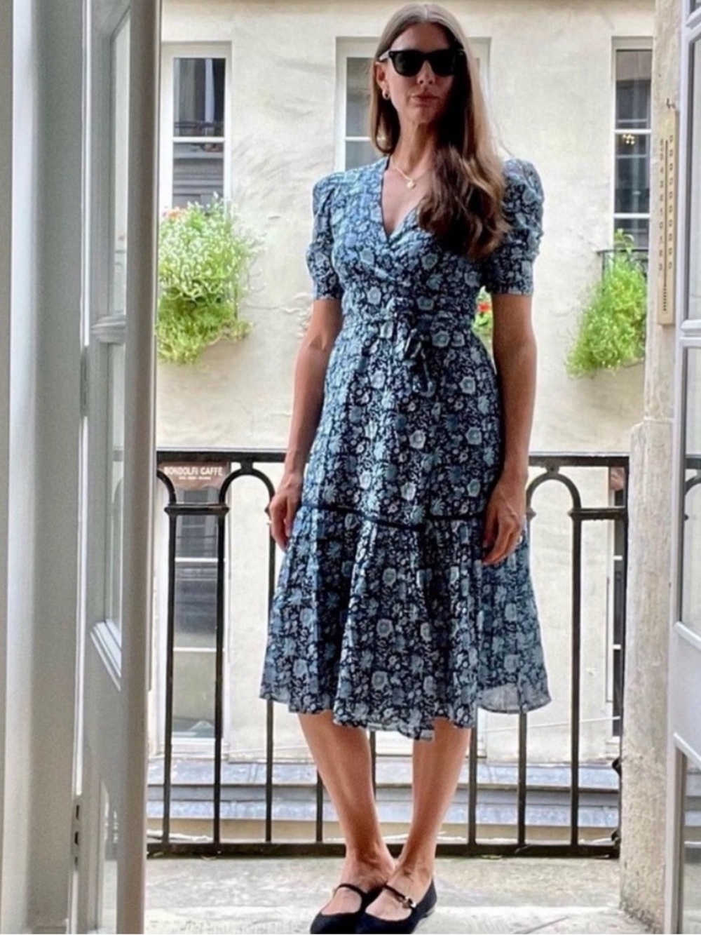 Floral V-Neck Puff Sleeve Midi Dress in Blue